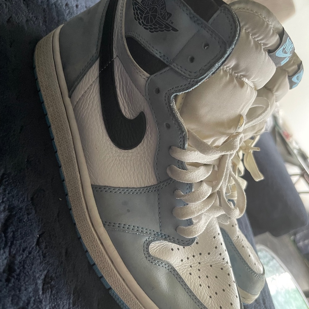Air Jordan 1 Retro High OG 'University Blue'